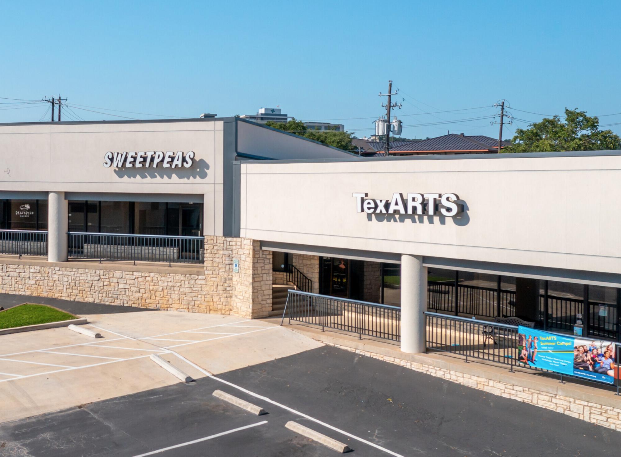 Lohmans Crossing — storefronts